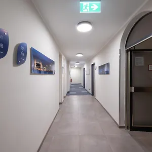 3* מלון Smart Station